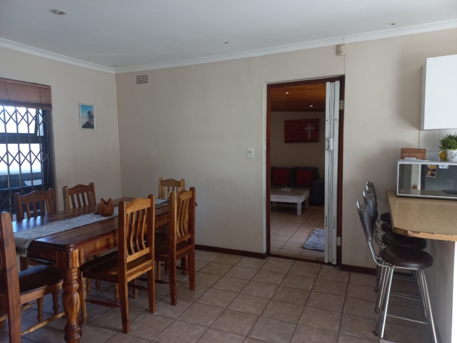 3 Bedroom Property for Sale in Vredekloof Western Cape